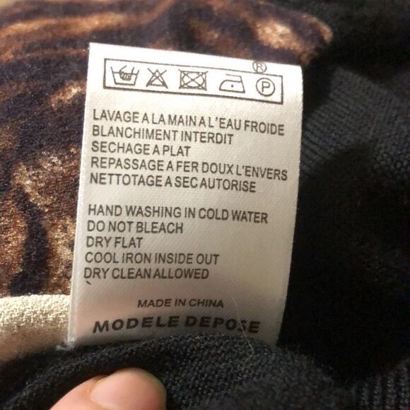 Maje top Size 2 100% Merino Wool Mixed Media animal print w solid back pullover - Picture 6 of 6